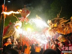 粤港澳大湾区“龙狮汇”——河源非遗追龙大巡游举行