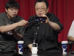 罗永浩狂夸荣耀Robot Phone：非常科幻，看到的人会吃惊